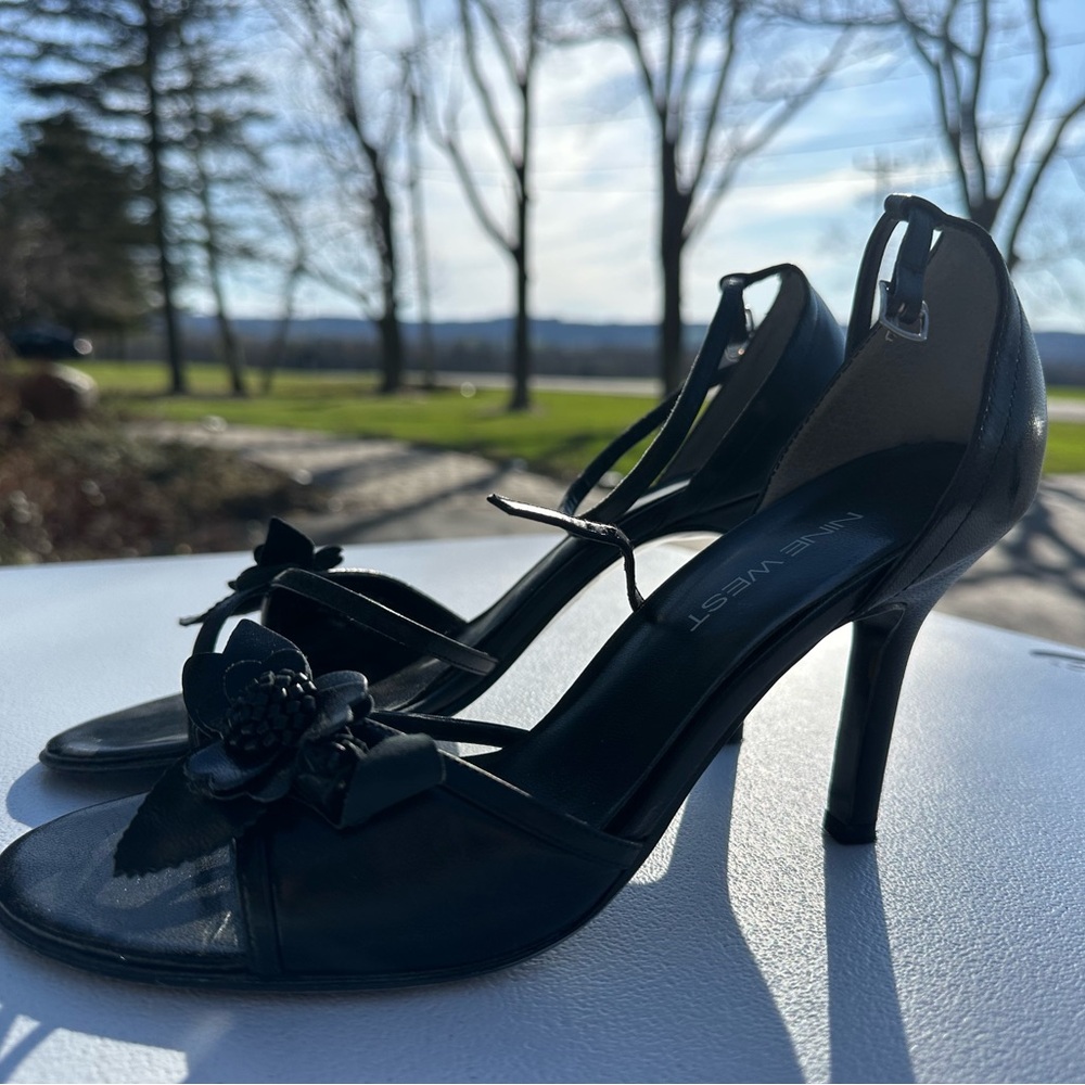 Nine West Black Floral Heels